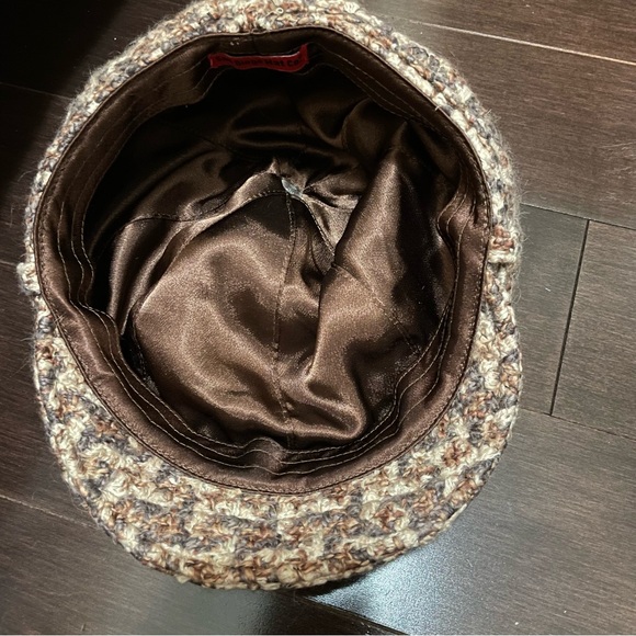 Women’s Wool Hat - Picture 3 of 6